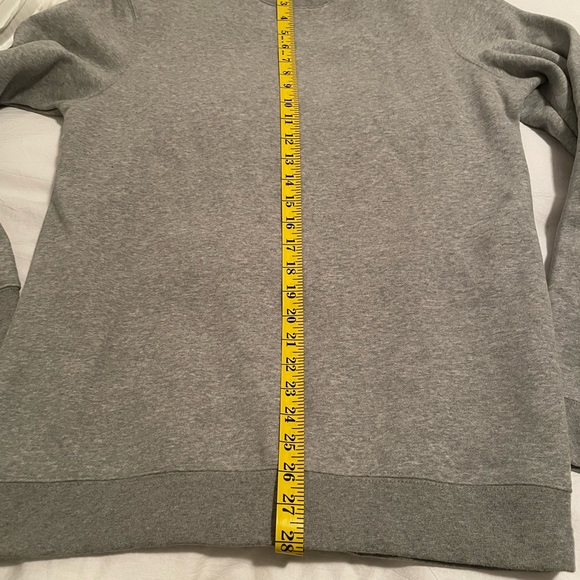 Croft&Barrow cozy, long, ladies sweatshirt. - Picture 5 of 6